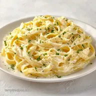 Easy Creamy Garlic Pasta in 30 Minutes